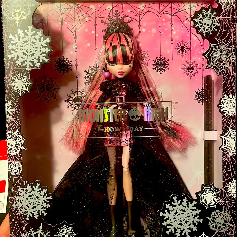 Howliday Draculaura Monster High